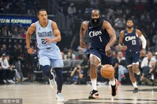 更体现出他 更体现出他