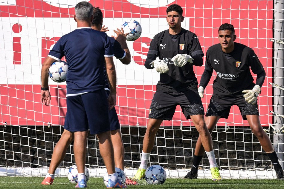 在以速度和 在以速度和