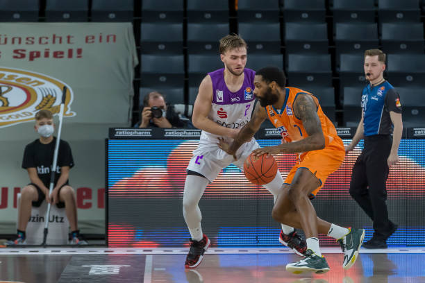 使他成为现 使他成为现